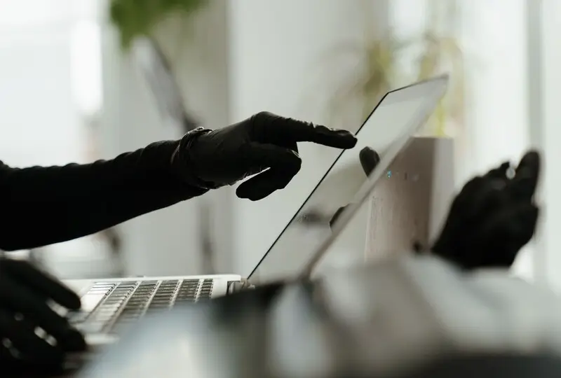 l-ilustrasi-agent-hijacking